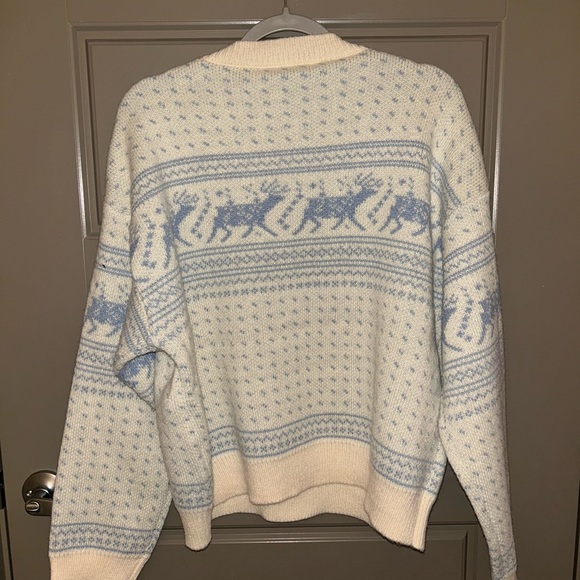 Grey Bandit Snow Day Sweater - Picture 8 of 8